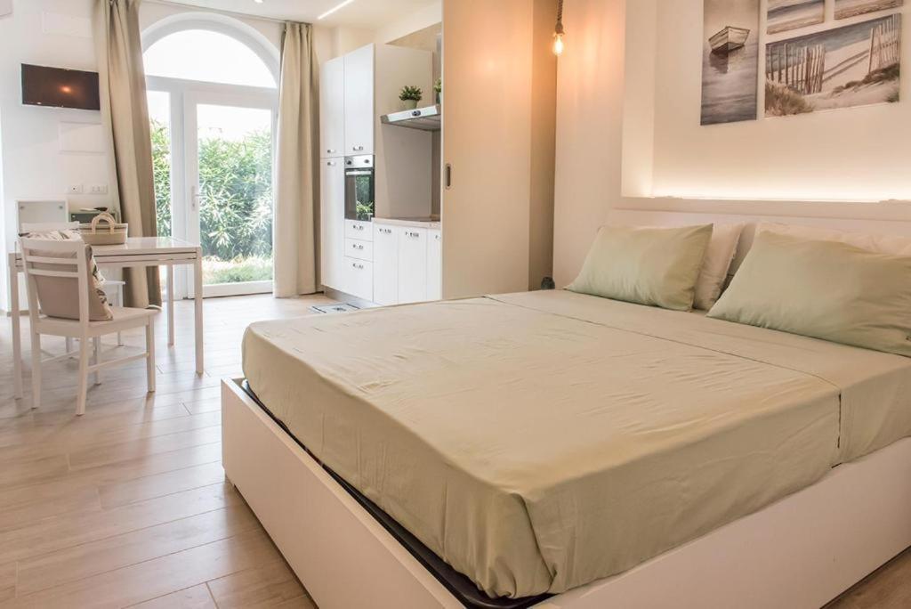P010 - Porto Recanati, Nuovo Monolocale Fronte Mare Ngoại thất bức ảnh