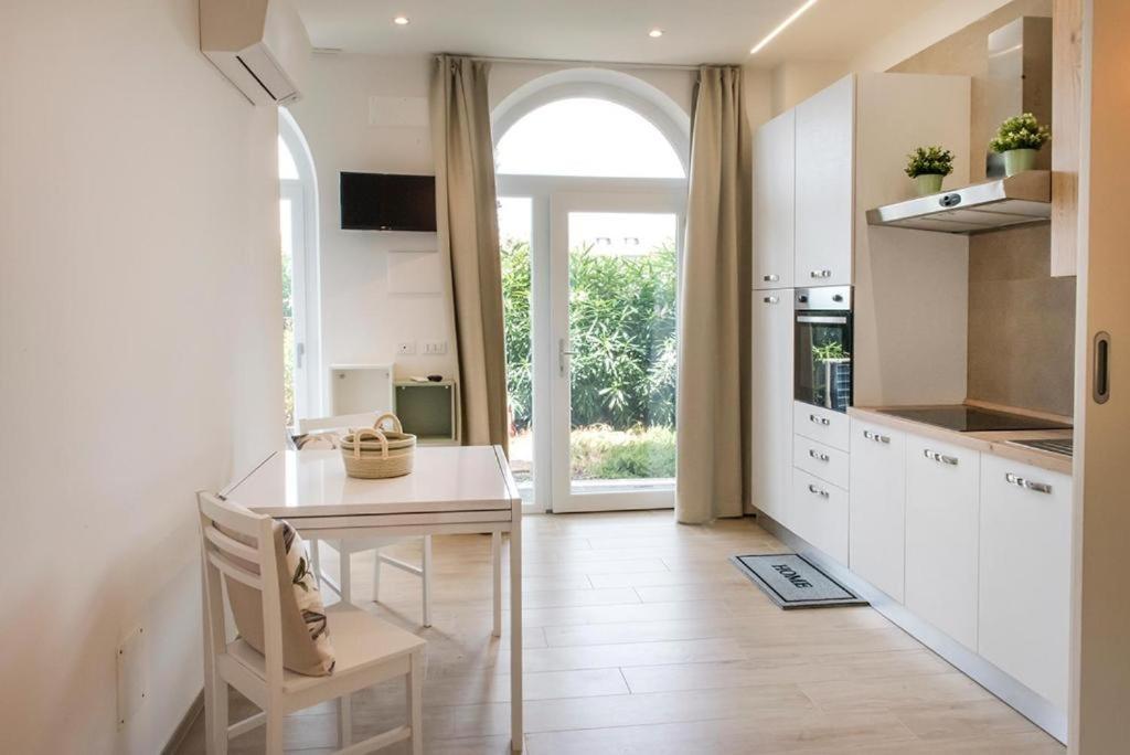 P010 - Porto Recanati, Nuovo Monolocale Fronte Mare Ngoại thất bức ảnh